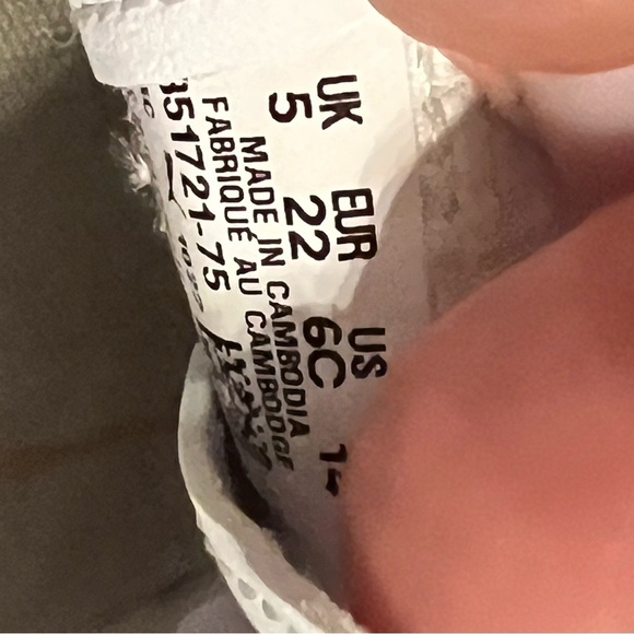 PUMA Kids White Sneakers - Picture 6 of 6